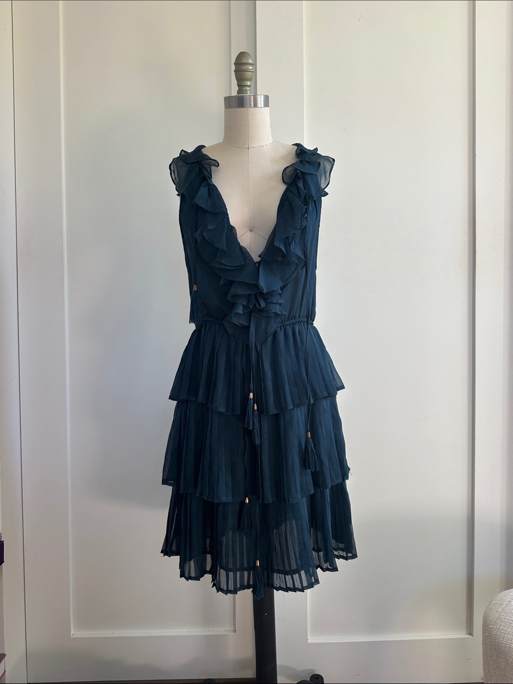 Storia Navy Ruffle Tiered V-Neck Mini Dress